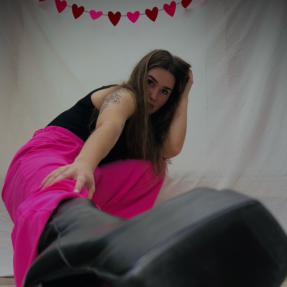 Meet your Posher, Laura - Picture 2 of 2